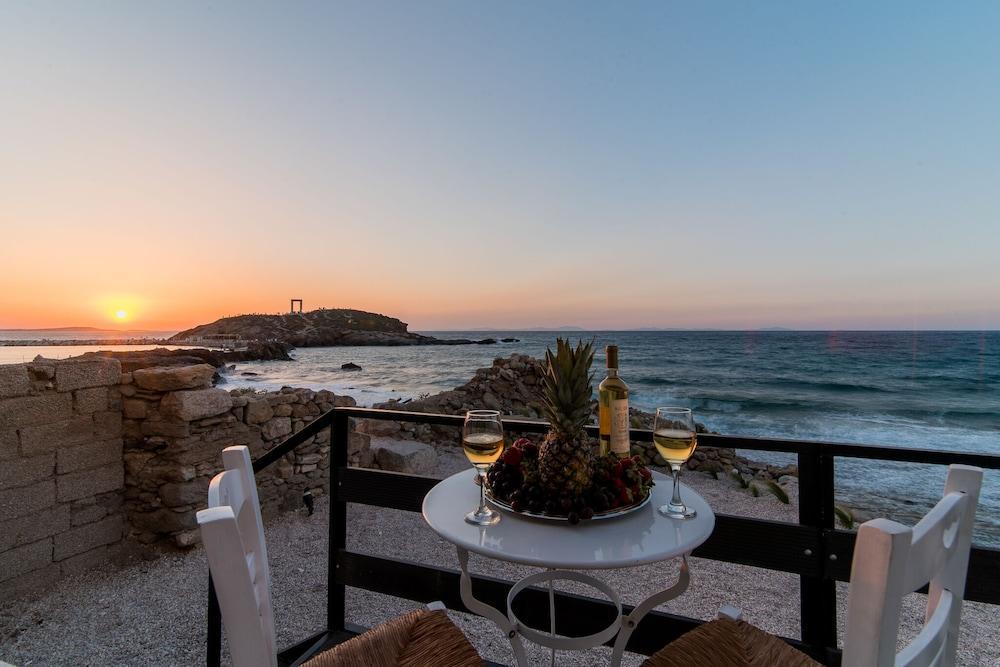 Portara Seaside Luxury Suites Naxos City Exterior foto