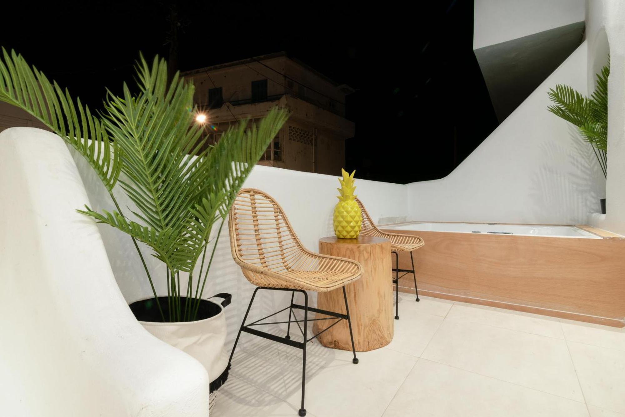 Portara Seaside Luxury Suites Naxos City Exterior foto